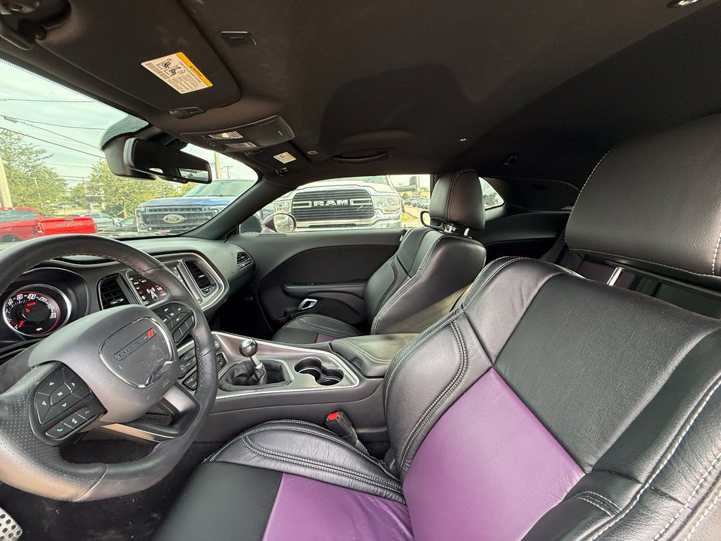 Used 2022 Dodge Challenger R/T w/ Performance Handling Group RWD image 13