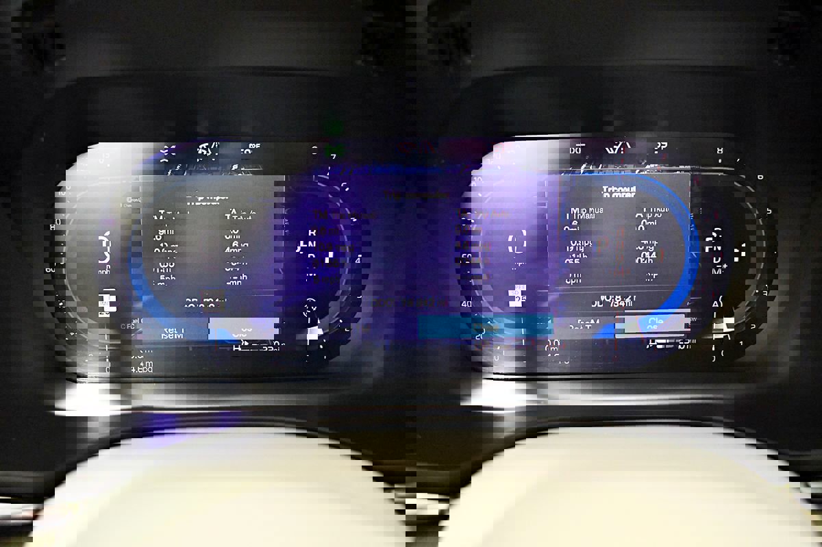 Used 2022 Volvo XC60 B5 Momentum image 25