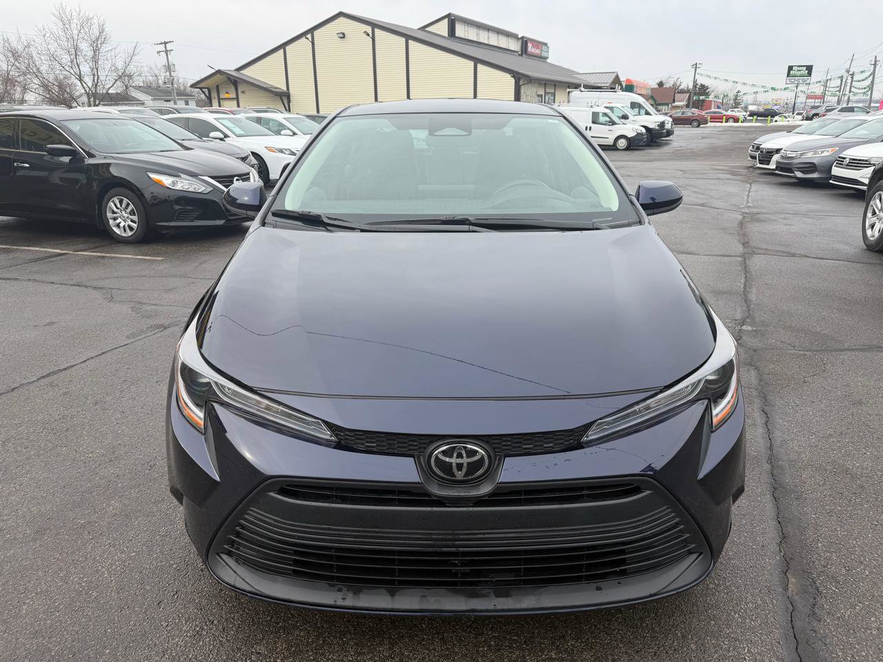 Used 2025 Toyota Corolla LE image 3