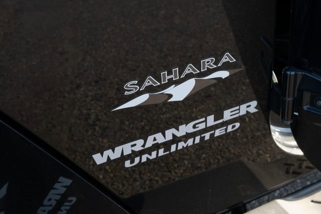 Used 2017 Jeep Wrangler Unlimited Sahara w/ Connectivity Group image 10