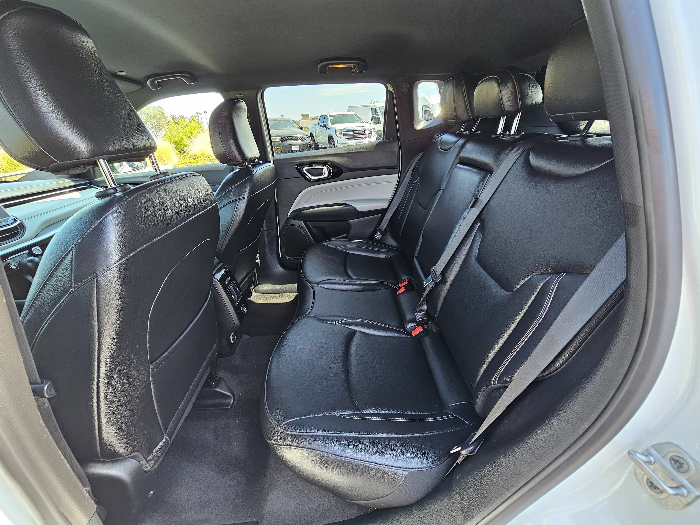 Used 2025 Jeep Compass Limited AWD/4WD image 19