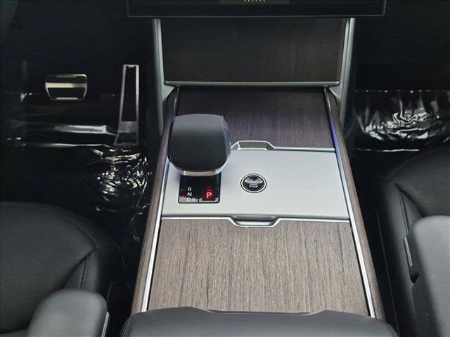 Certified 2025 Land Rover Range Rover SE AWD/4WD image 12