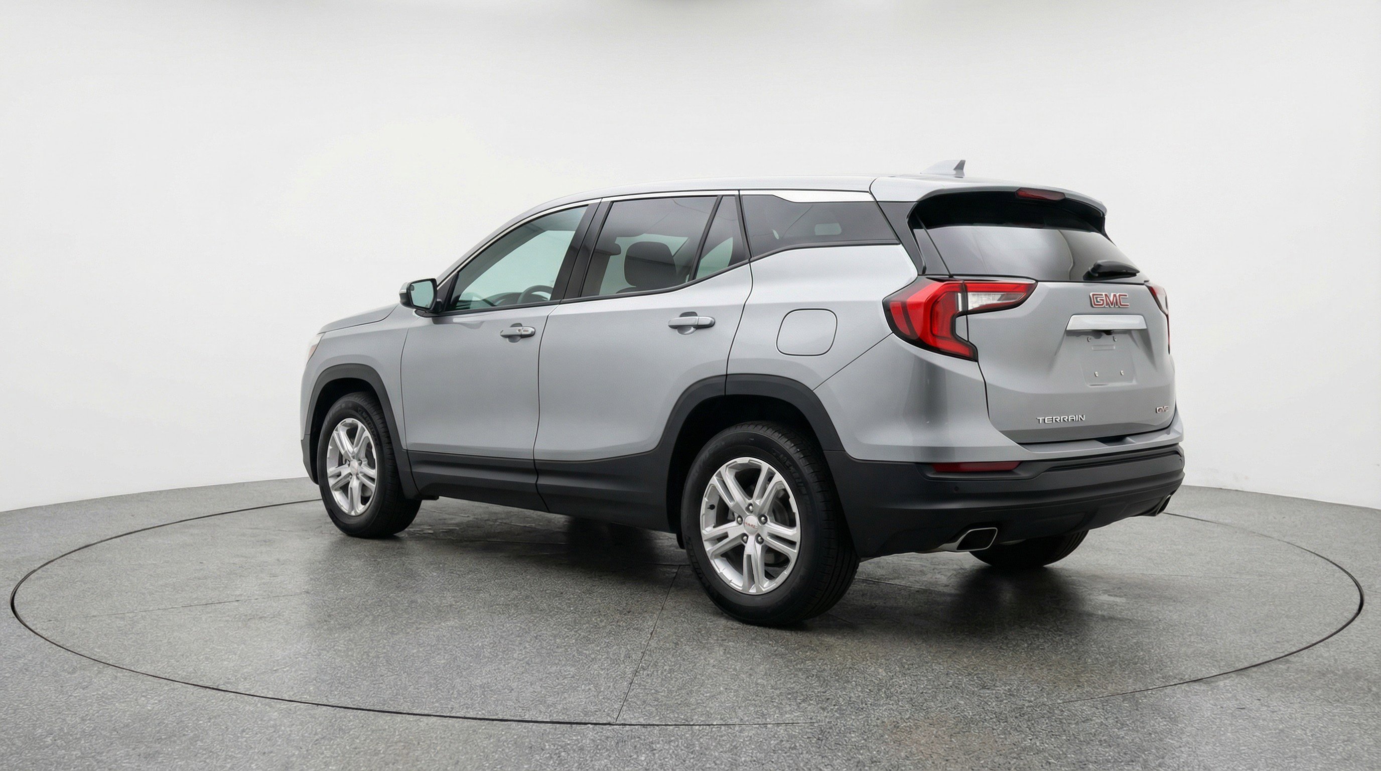 Used 2024 GMC Terrain SLE image 6