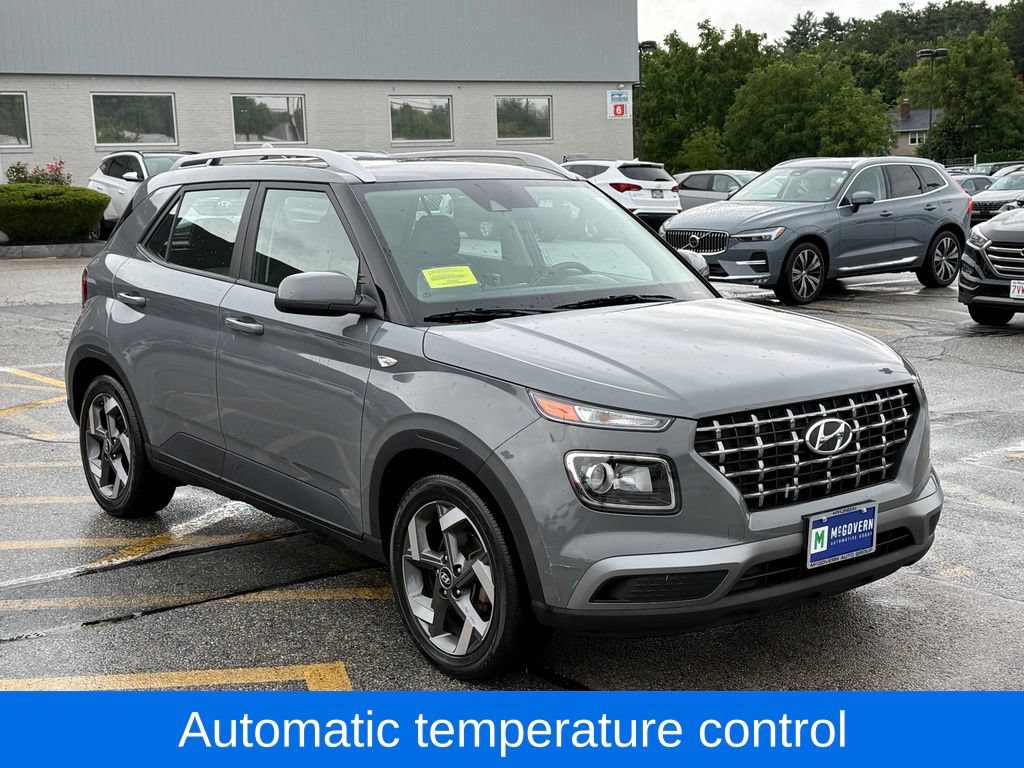 Used 2022 Hyundai Venue SEL w/ Cargo Package FWD image 8