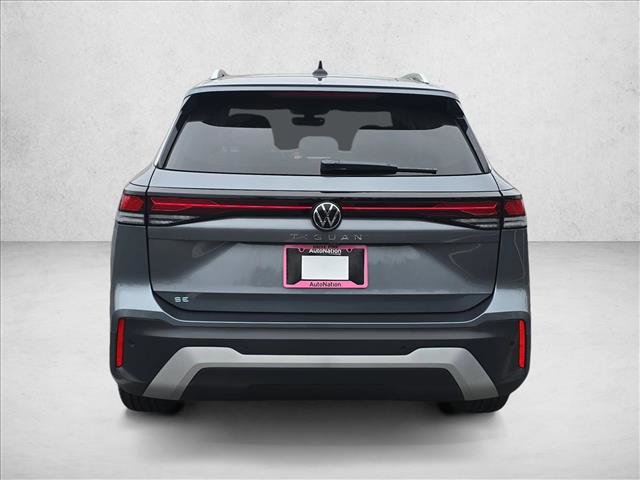 Certified 2025 Volkswagen Tiguan SE image 6