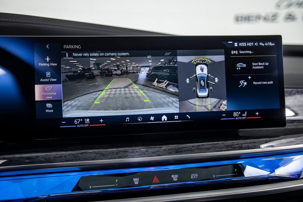 Used 2025 BMW 740i w/ Premium Package RWD image 28