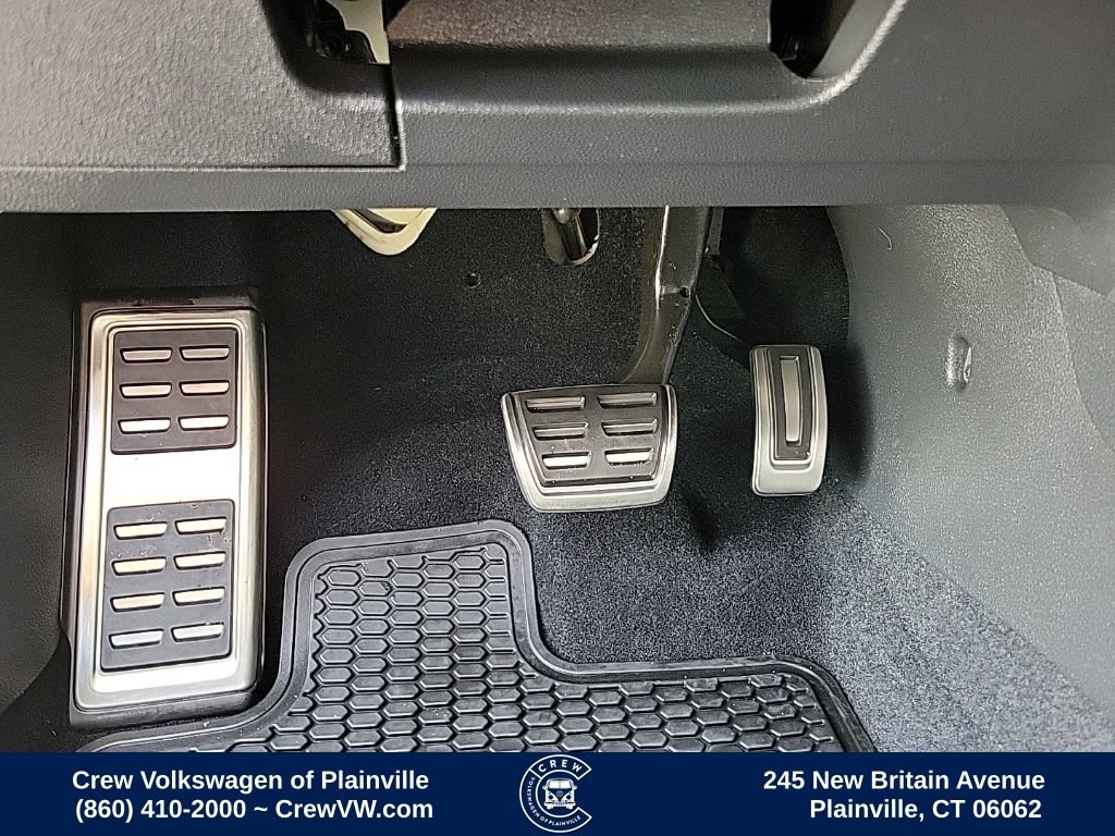 Used 2018 Volkswagen GTI SE w/ SE Leather Package FWD image 40