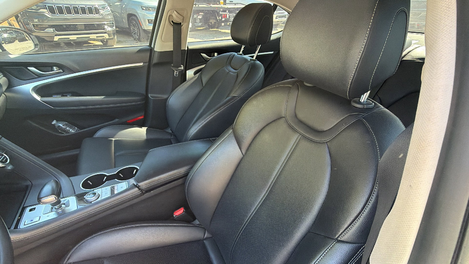 Used 2022 Genesis G70 2.0T image 17