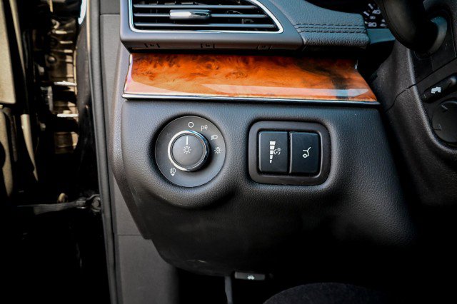 Used 2016 Lincoln MKT AWD image 25