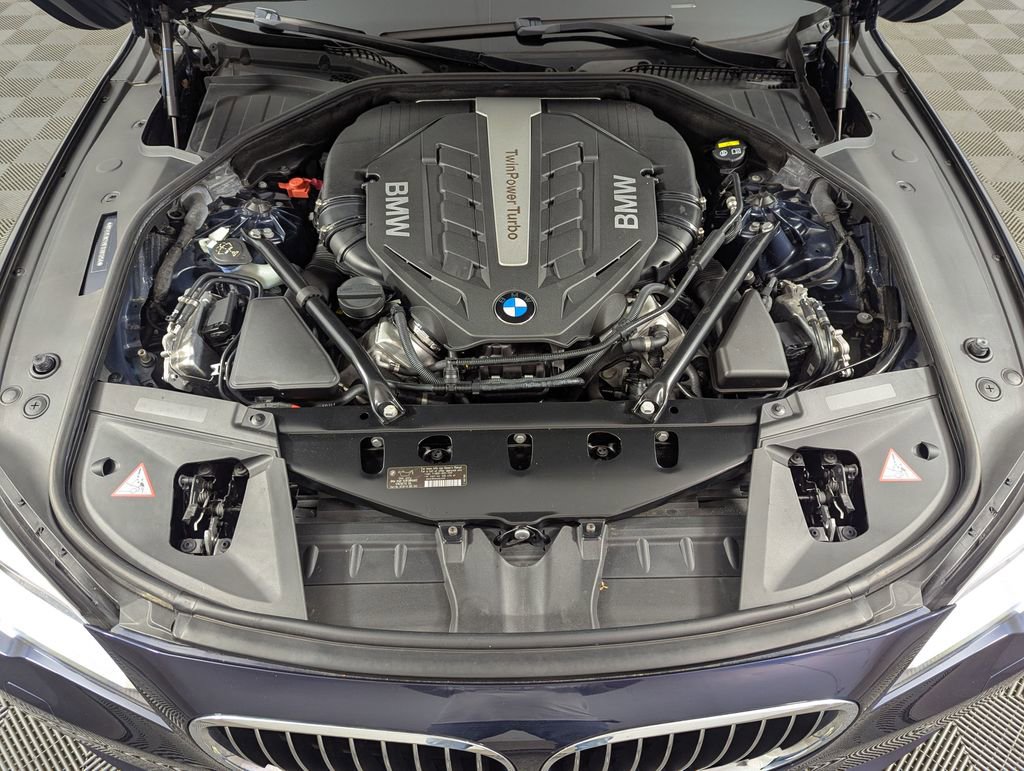 Used 2015 BMW 750Li RWD image 27