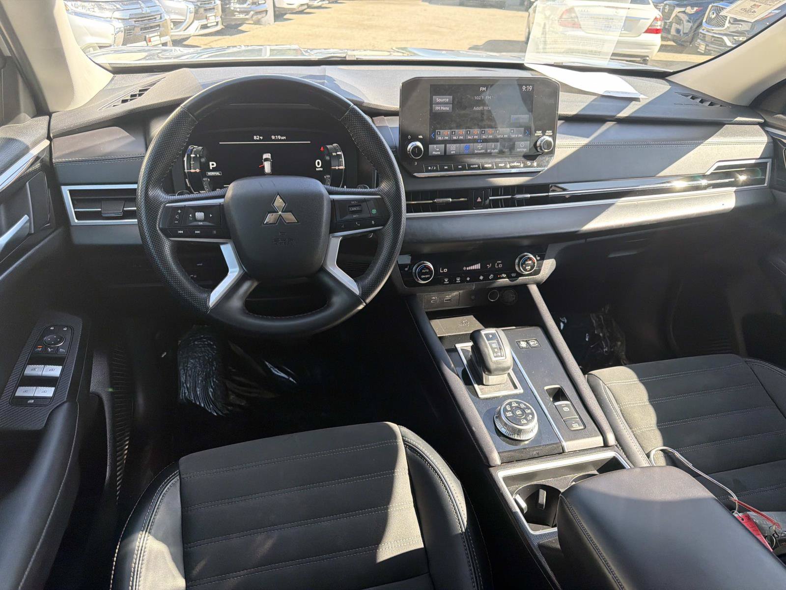Used 2024 Mitsubishi Outlander 4WD Plug-In Hybrid image 7