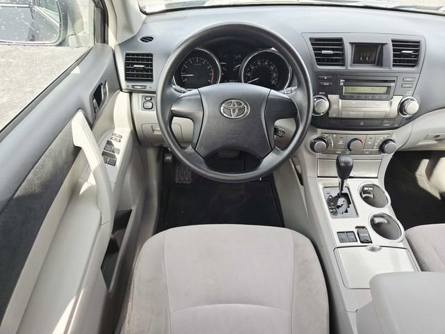 Used 2013 Toyota Highlander FWD image 7