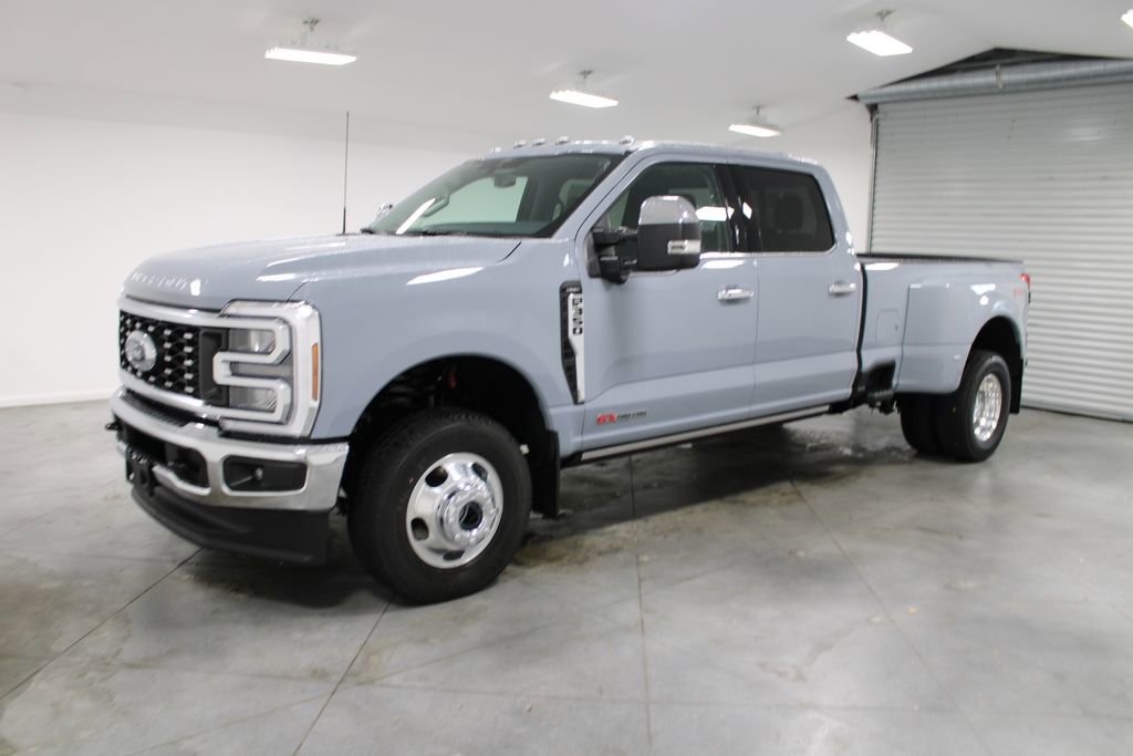 New 2026 Ford F350 Lariat AWD/4WD image 3
