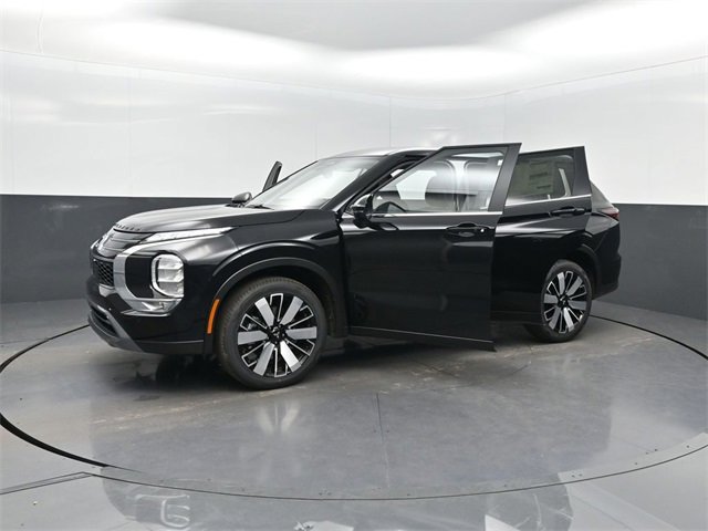 New 2025 Mitsubishi Outlander SE image 36