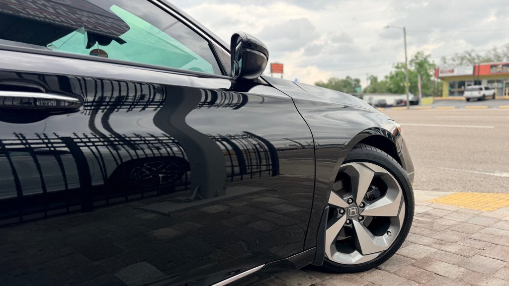 Used 2018 Honda Accord Touring image 8