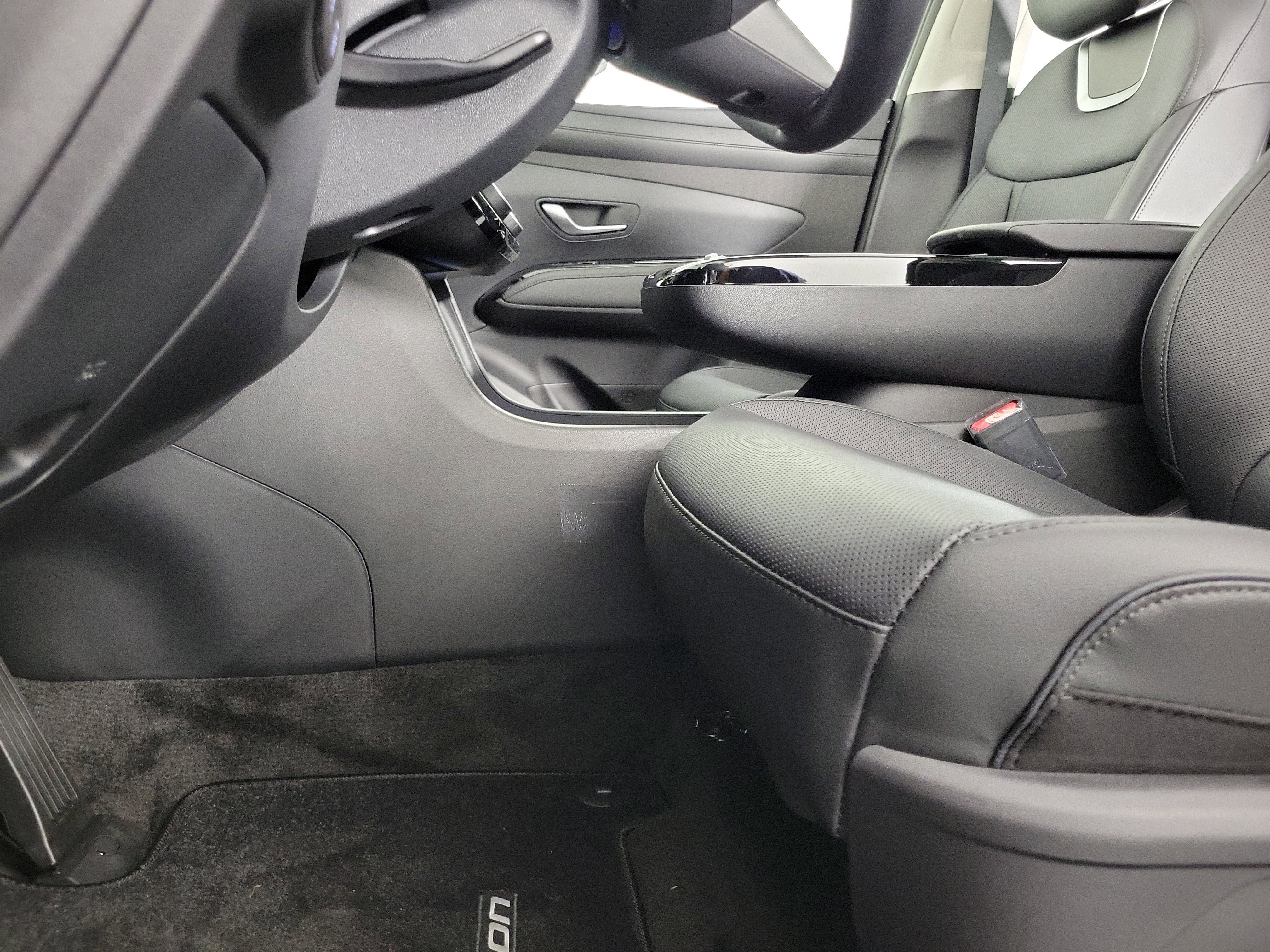 New 2025 Hyundai Tucson Limited w/ Tow & Go Package image 28