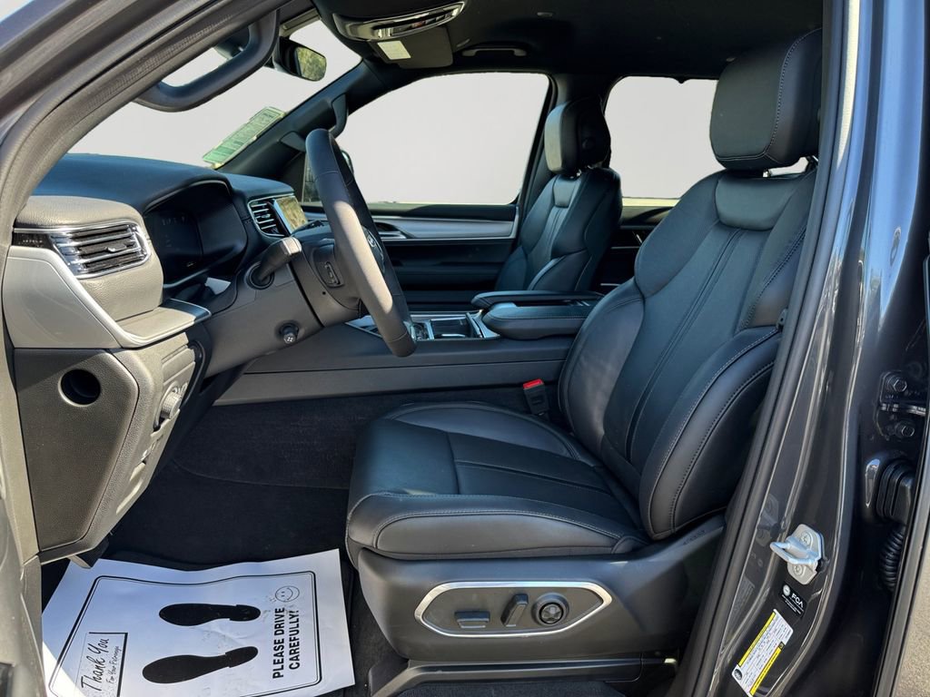 New 2026 Jeep Grand Wagoneer L Limited w/ Convenience Group I image 24