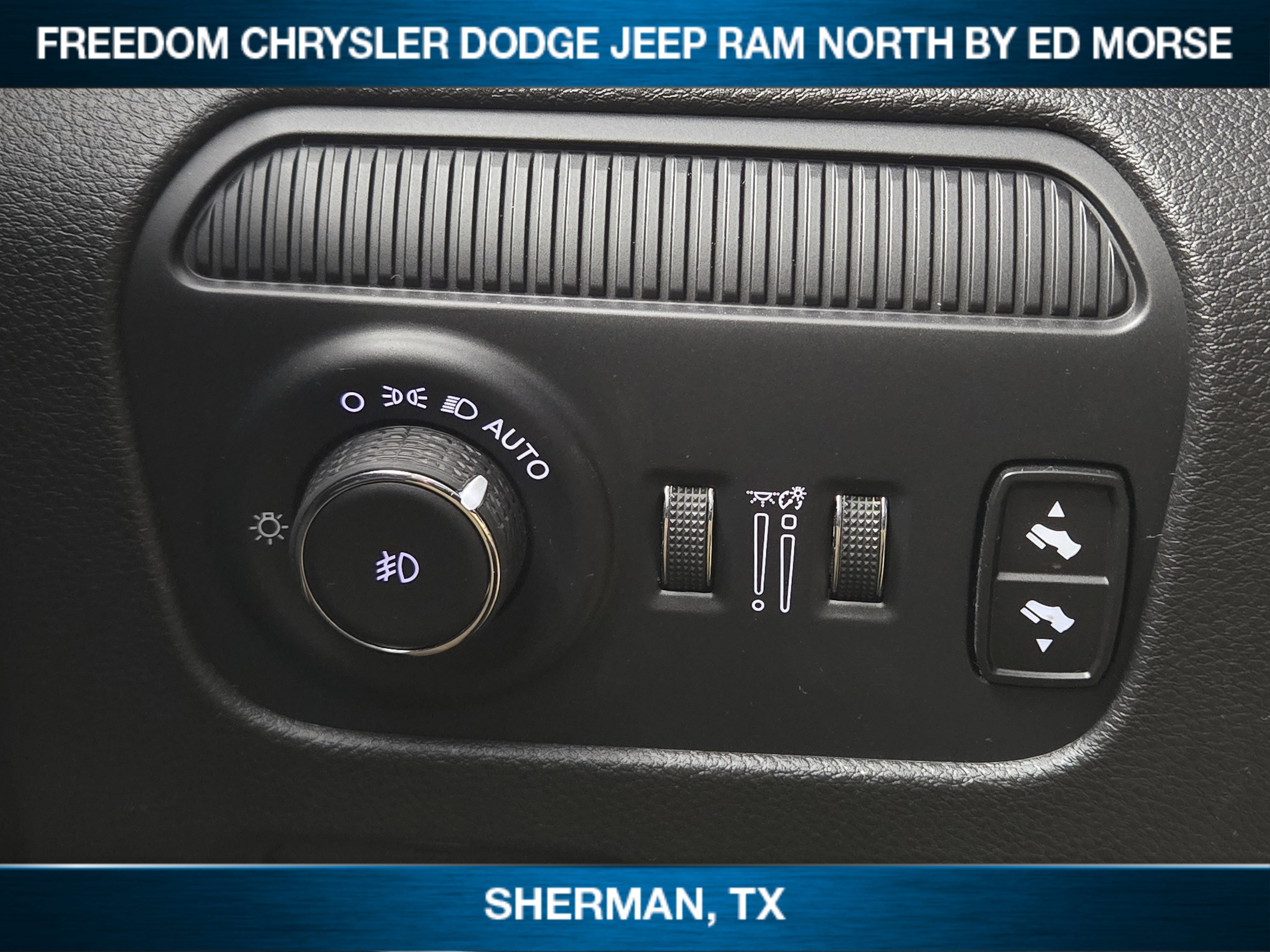 Used 2024 Jeep Wagoneer L Series II w/ Flexible Seating Group AWD/4WD image 16