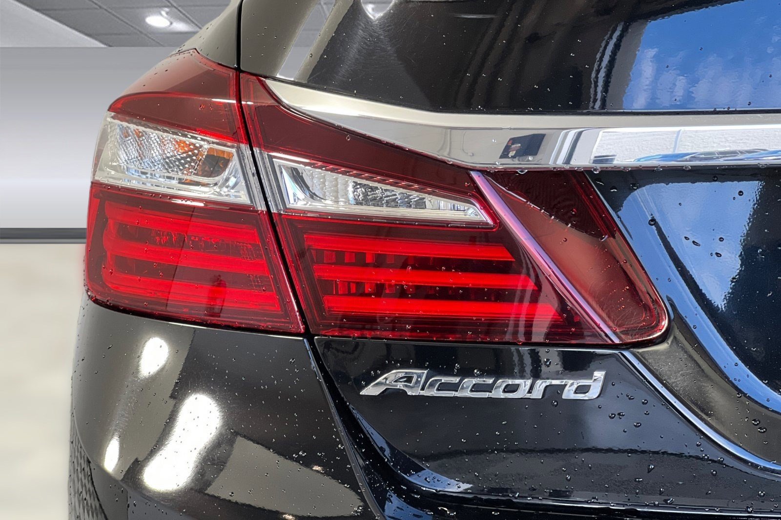 Used 2017 Honda Accord EX-L image 12