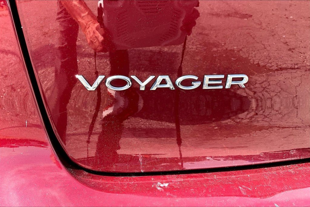 Used 2023 Chrysler Voyager LX FWD image 20