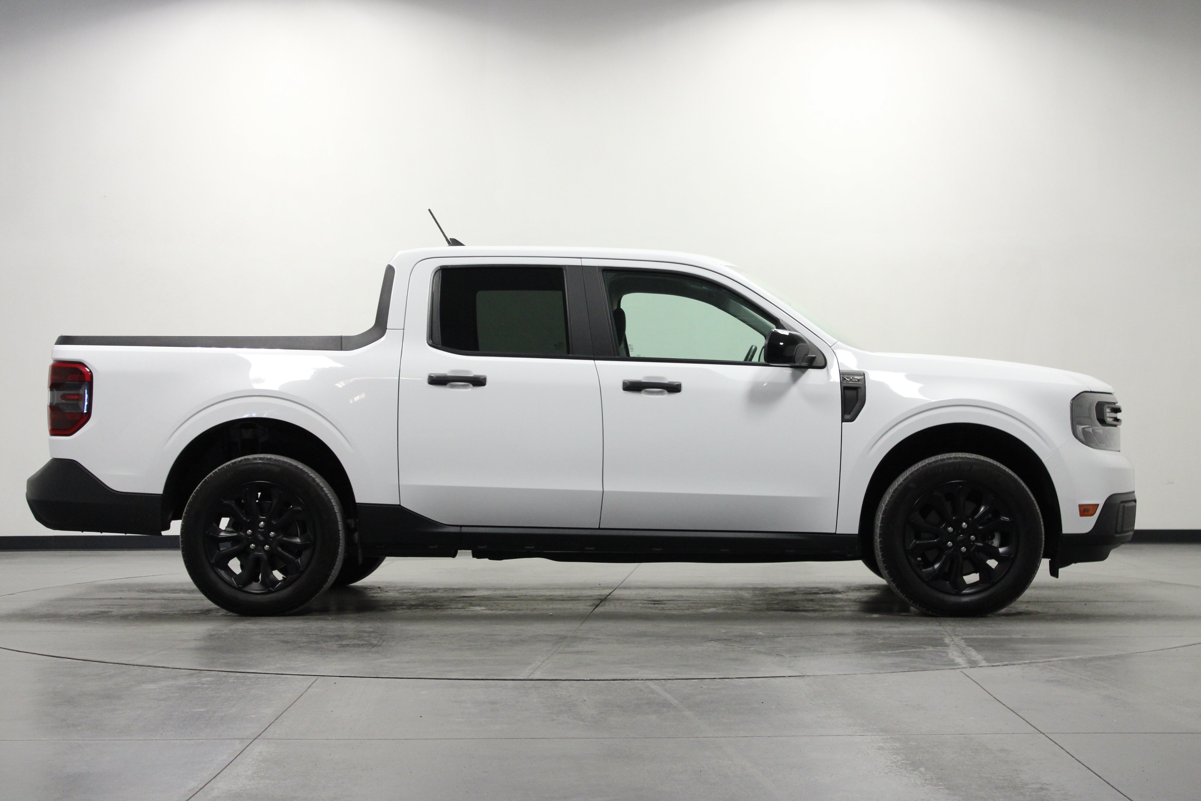 Used 2024 Ford Maverick XLT w/ XLT Luxury Package FWD image 3