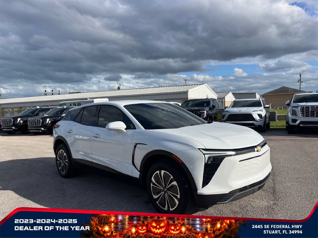 Used 2025 Chevrolet Blazer EV LT AWD/4WD image 2