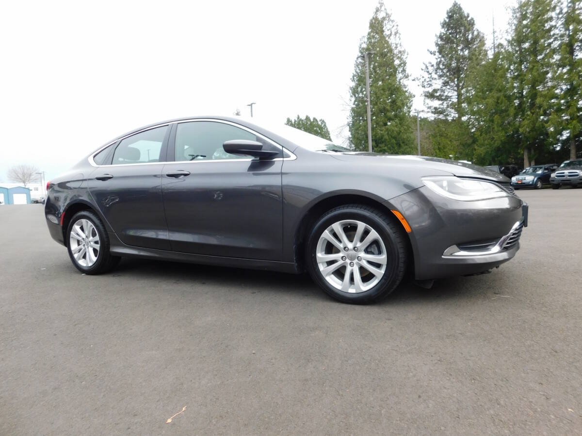 Used 2015 Chrysler 200 Limited w/ Convenience Group