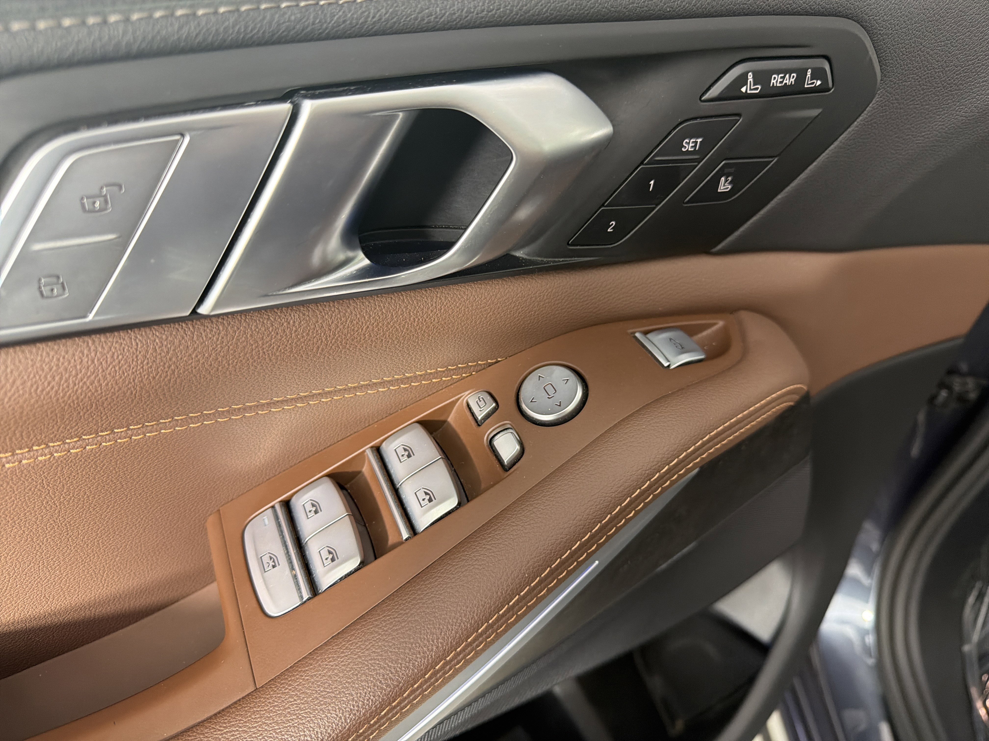 Used 2022 BMW X7 xDrive40i AWD/4WD image 7