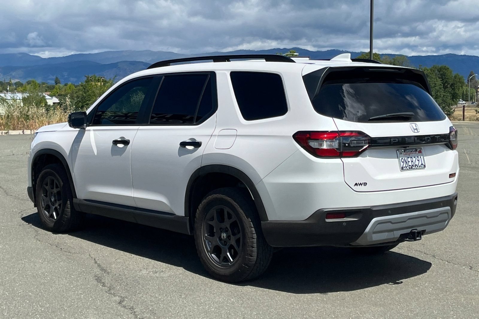 Used 2025 Honda Pilot TrailSport image 3