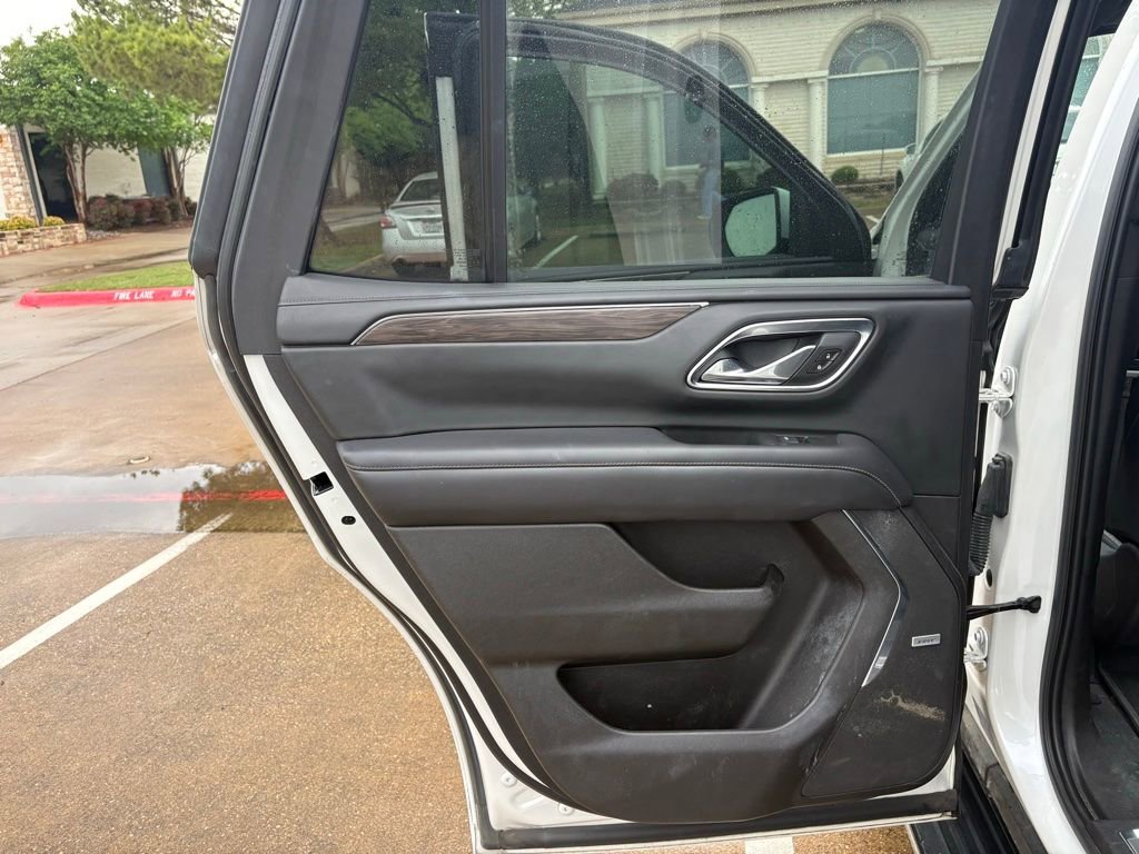 Used 2021 Chevrolet Tahoe LT w/ Luxury Package RWD image 16