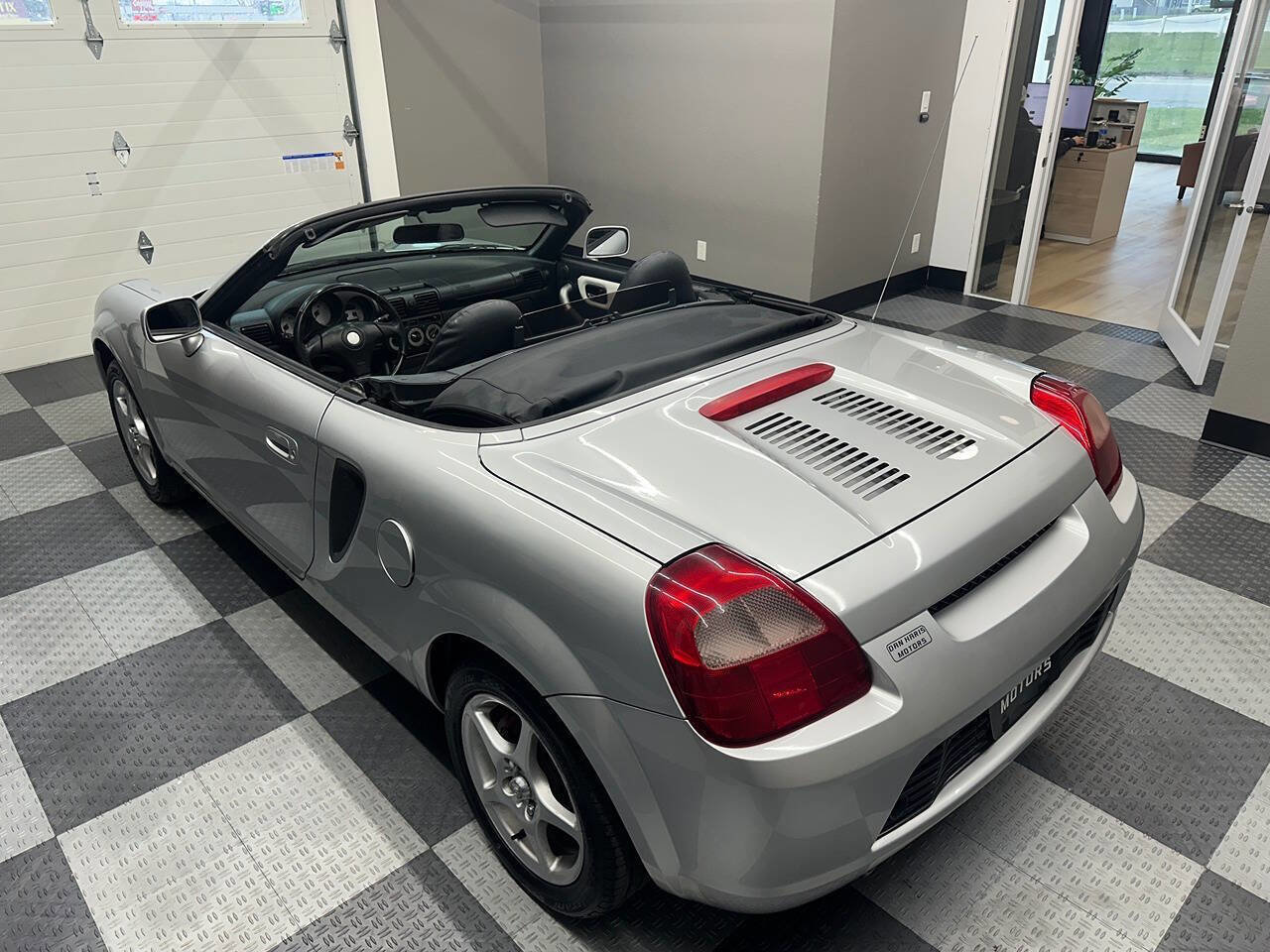 Used 2001 Toyota MR2 RWD image 15