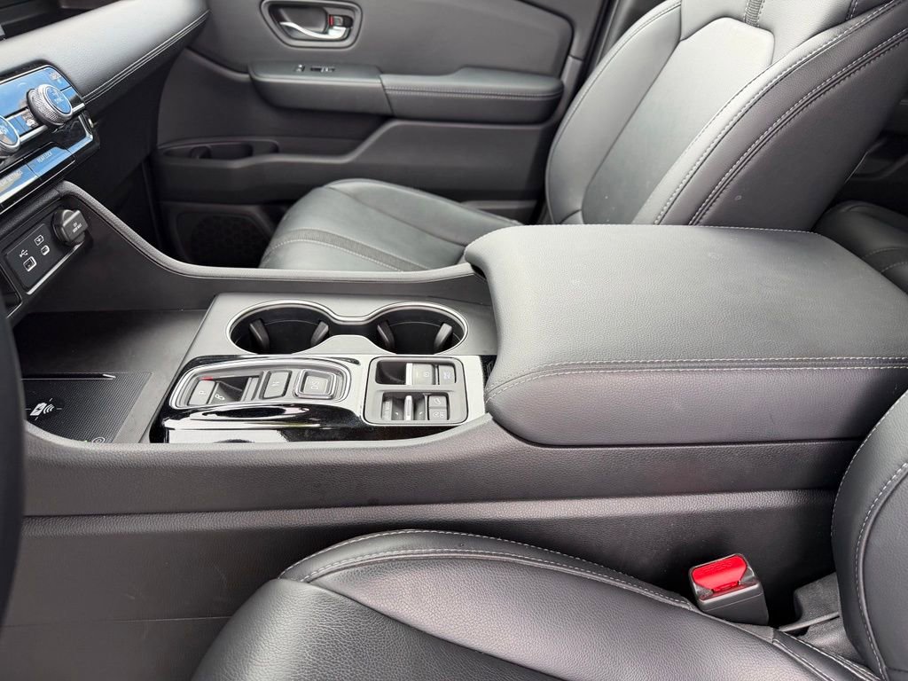 Used 2023 Honda Pilot Touring image 16