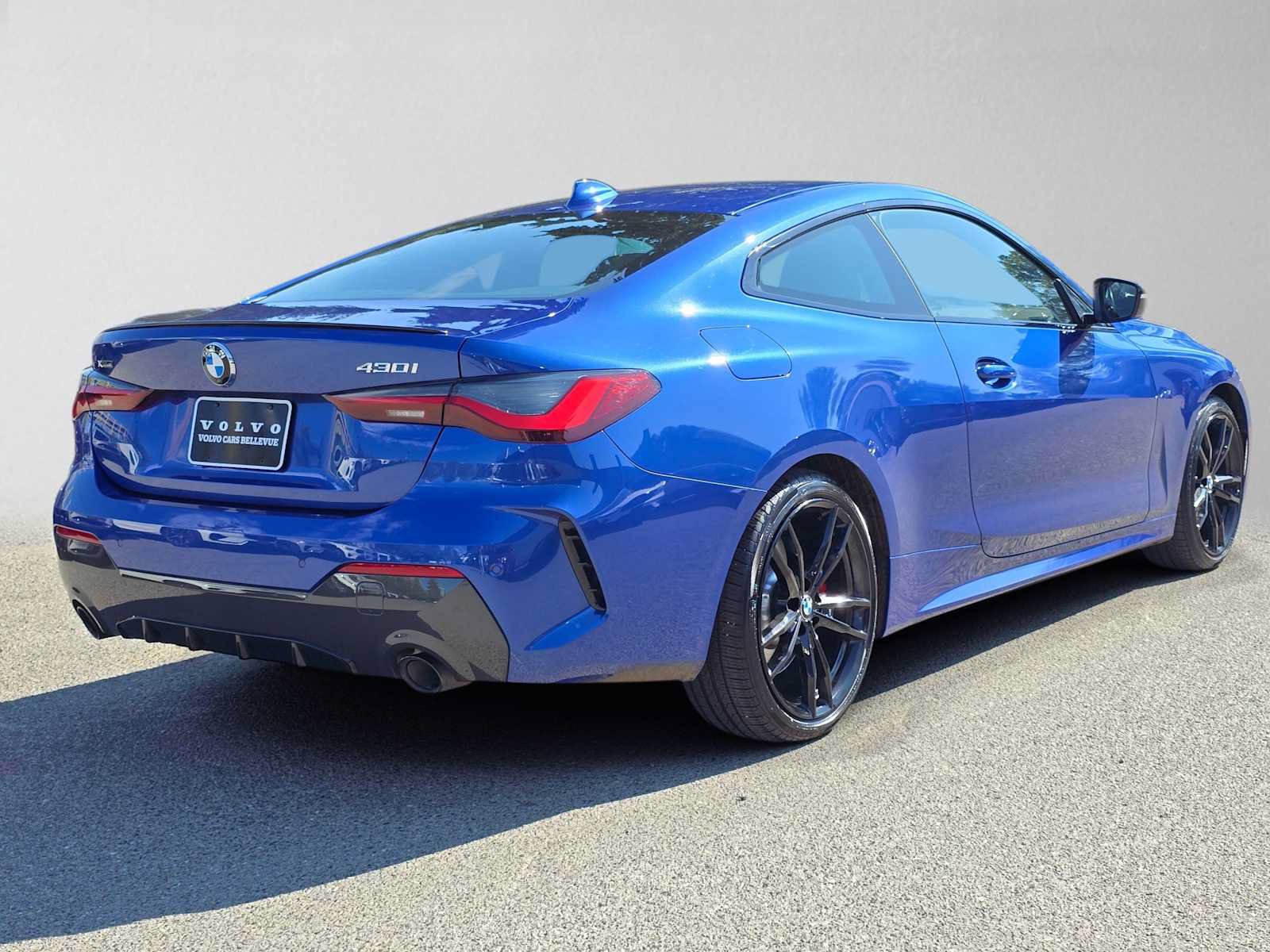 Used 2023 BMW 430i xDrive Coupe w/ M Sport Package AWD/4WD image 3