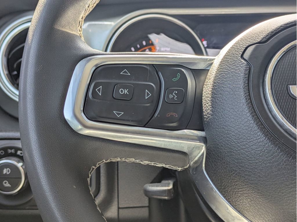 Used 2023 Jeep Gladiator Overland AWD/4WD image 23