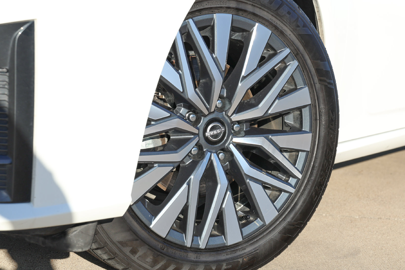 Used 2025 Nissan Altima 2.5 SV FWD image 11