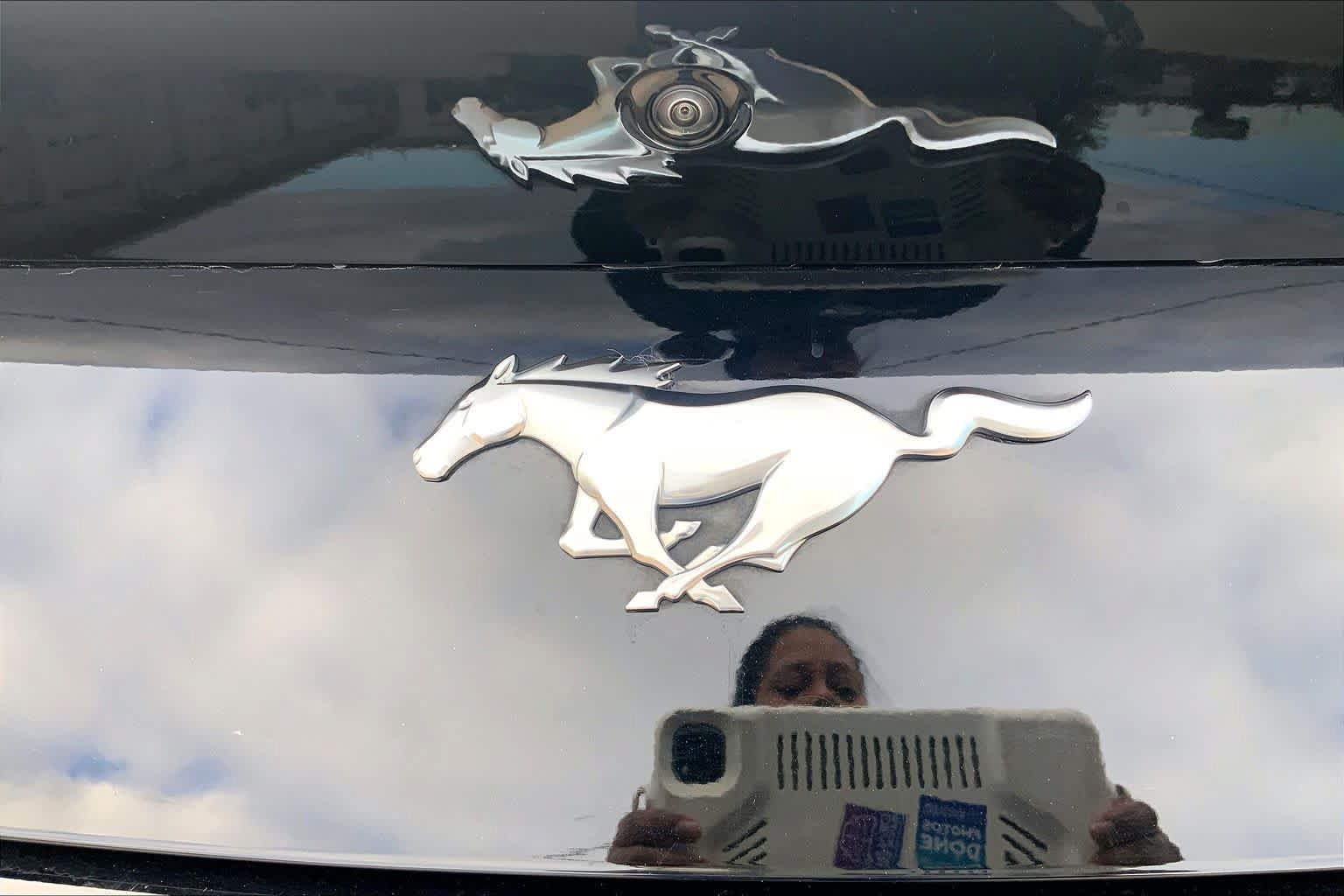 Used 2025 Ford Mustang Coupe RWD image 9