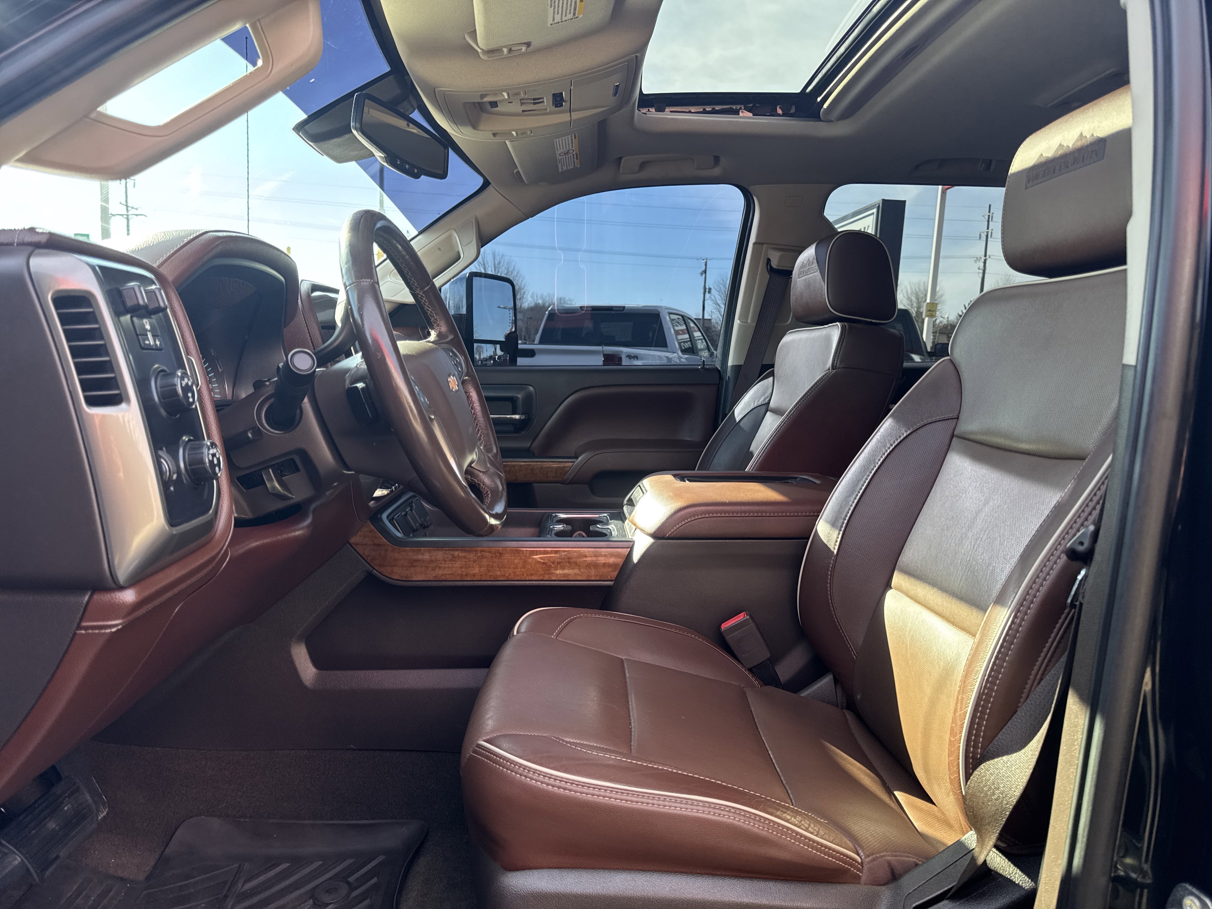 Used 2018 Chevrolet Silverado 2500 High Country w/ Duramax Plus Package image 16