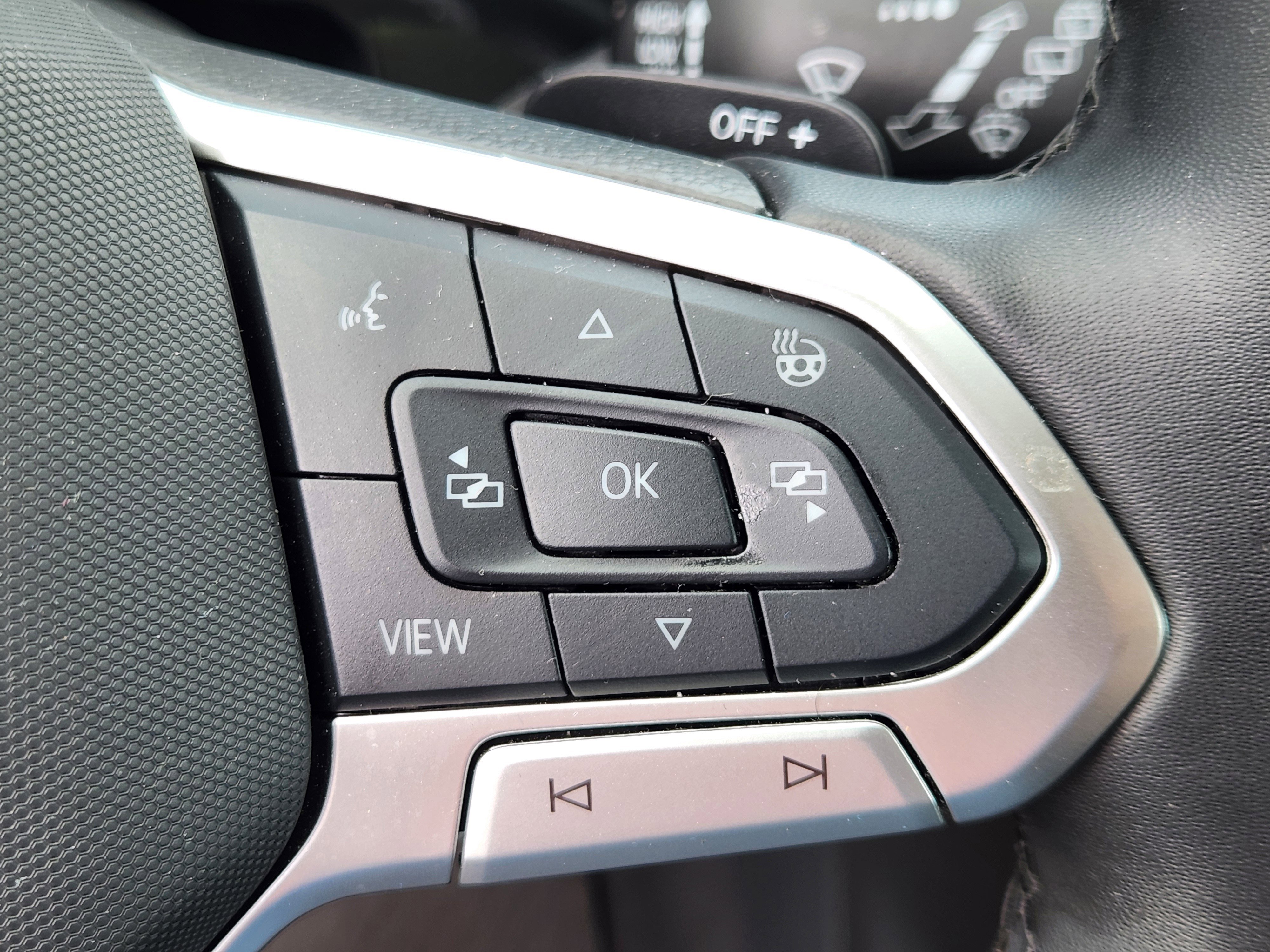 Certified 2025 Volkswagen Atlas Peak Edition SE AWD/4WD image 24
