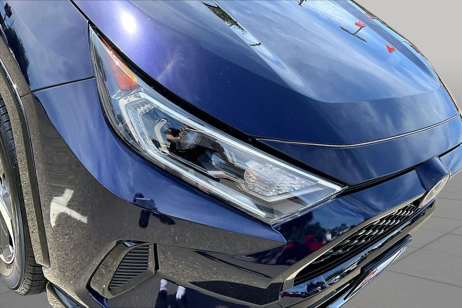 Certified 2021 Toyota RAV4 SE w/ Weather & Moonroof Package AWD/4WD image 27