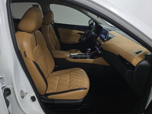 Used 2024 Nissan Sentra SV w/ SV Premium Package image 8