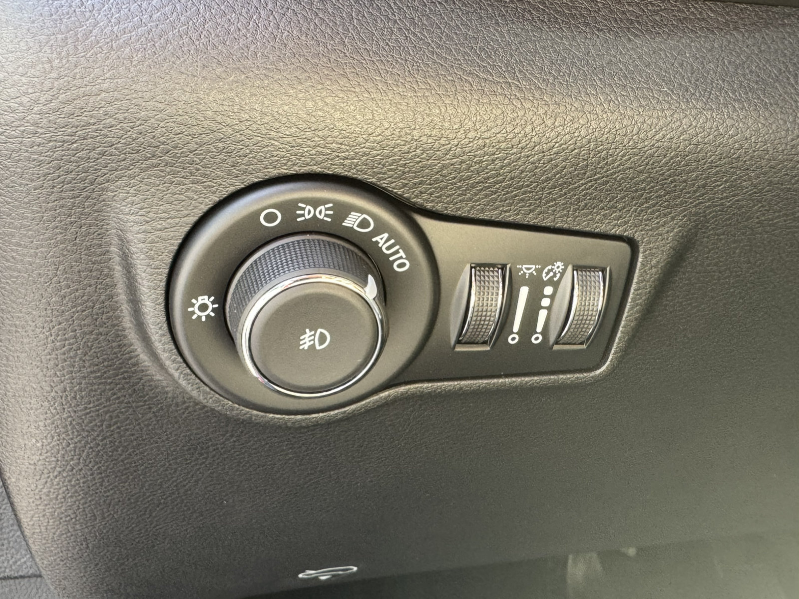 New 2026 Jeep Compass Latitude AWD/4WD image 34