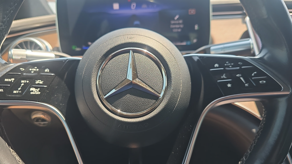 Used 2022 Mercedes-Benz EQS 450+ Sedan image 12