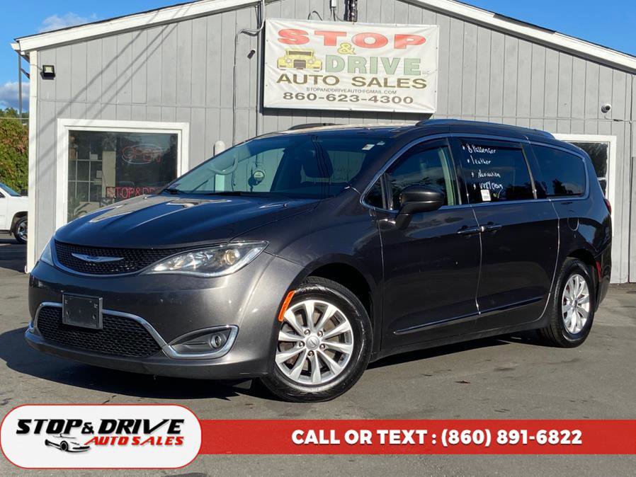 Used 2019 Chrysler Pacifica Touring-L image 1