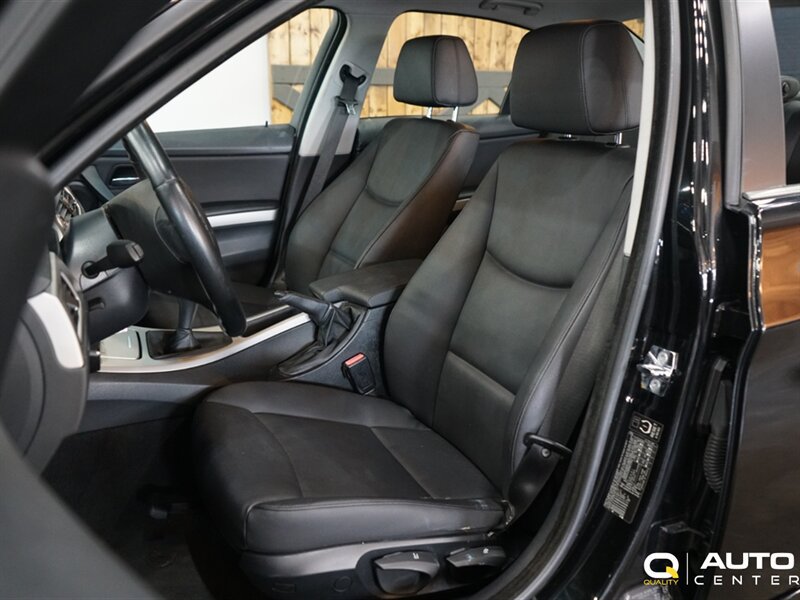 Used 2007 BMW 323i Sedan RWD image 10