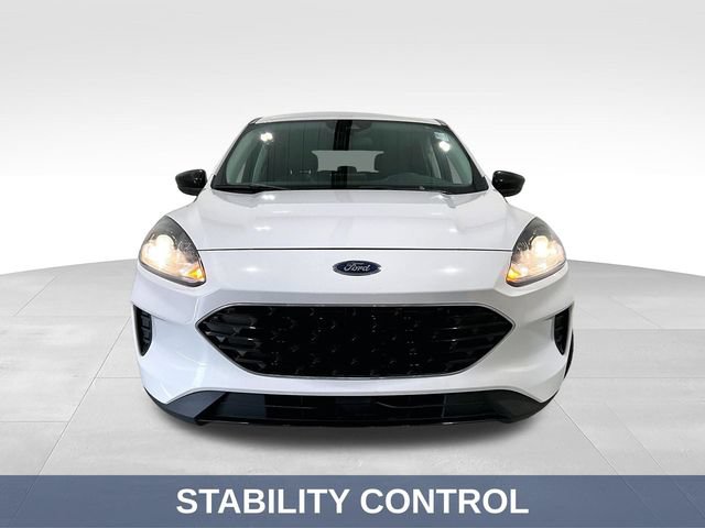 Used 2022 Ford Escape SE w/ SE Sport Appearance Package AWD/4WD image 3