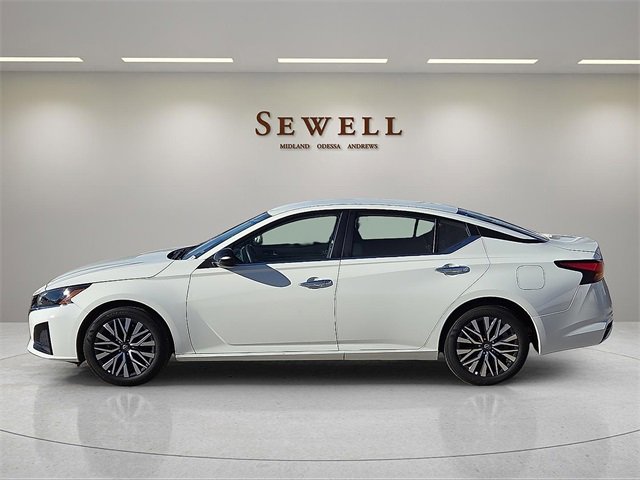 Used 2025 Nissan Altima 2.5 SV image 2