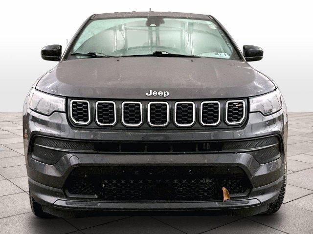 Used 2024 Jeep Compass Sport AWD/4WD image 3