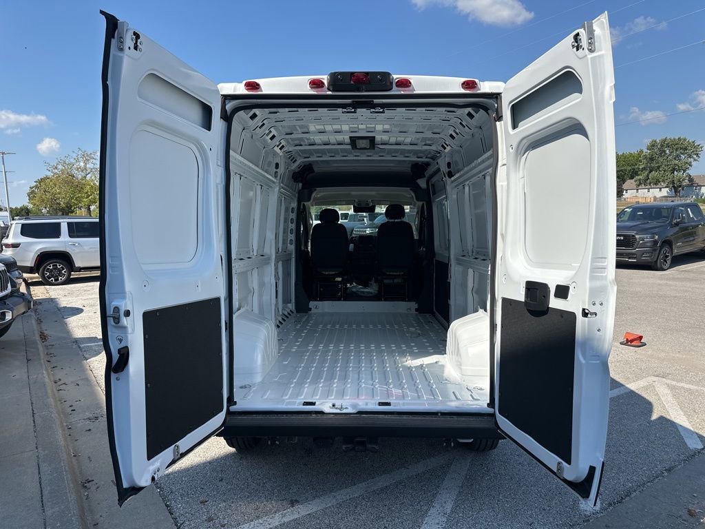 New 2026 RAM ProMaster 2500 w/ Convenience Group image 3