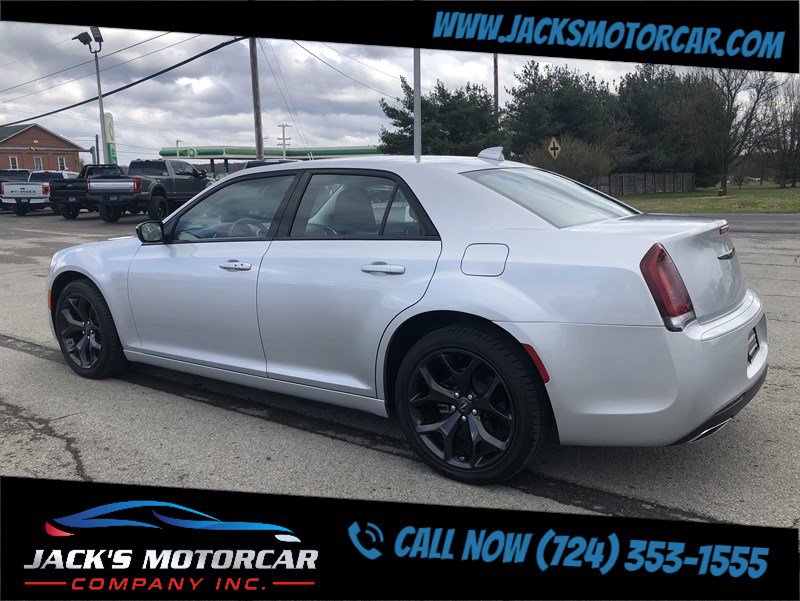 Used 2022 Chrysler 300 Touring w/ Sport Appearance Package image 14