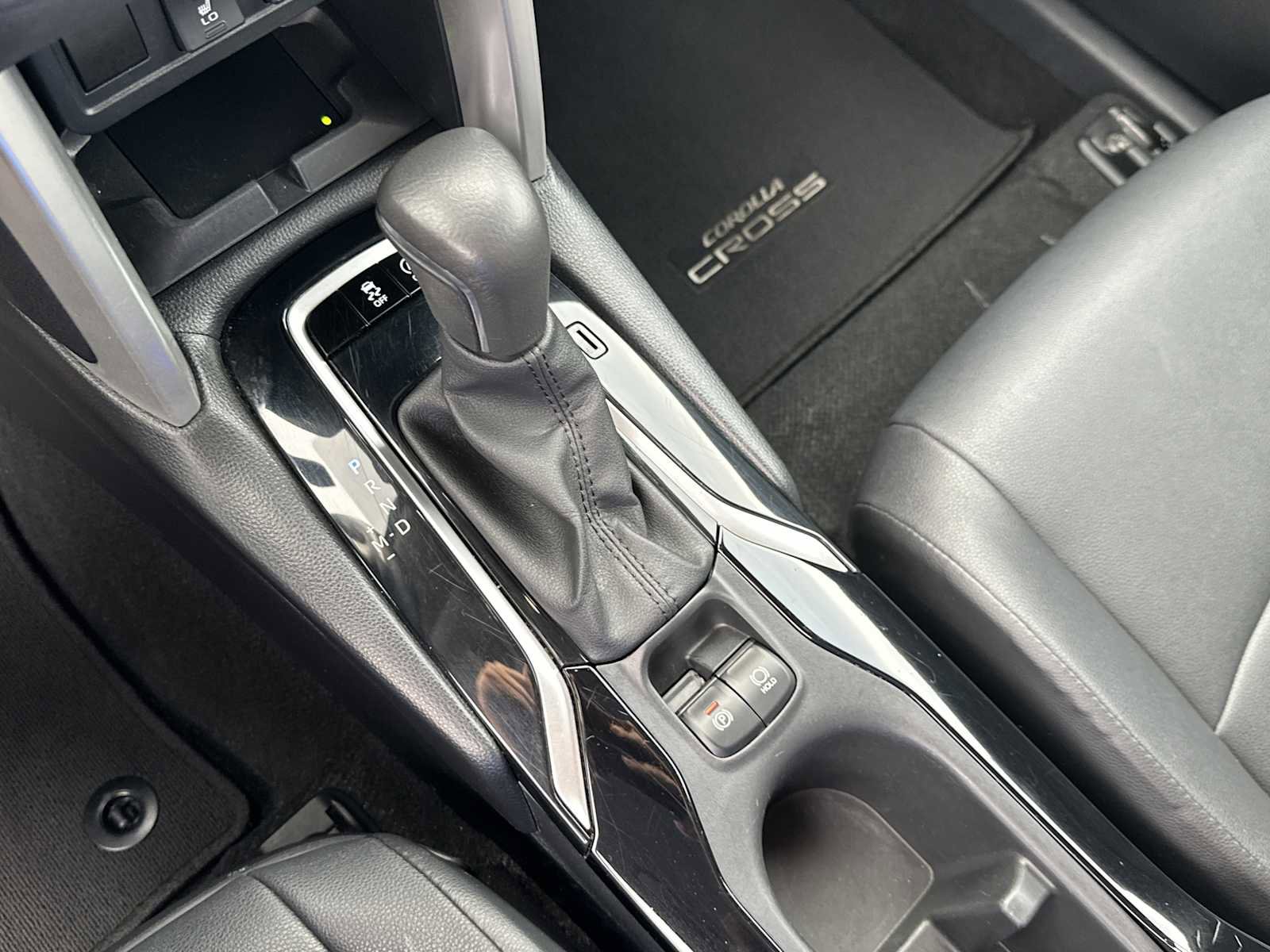 Used 2024 Toyota Corolla Cross XLE FWD image 21